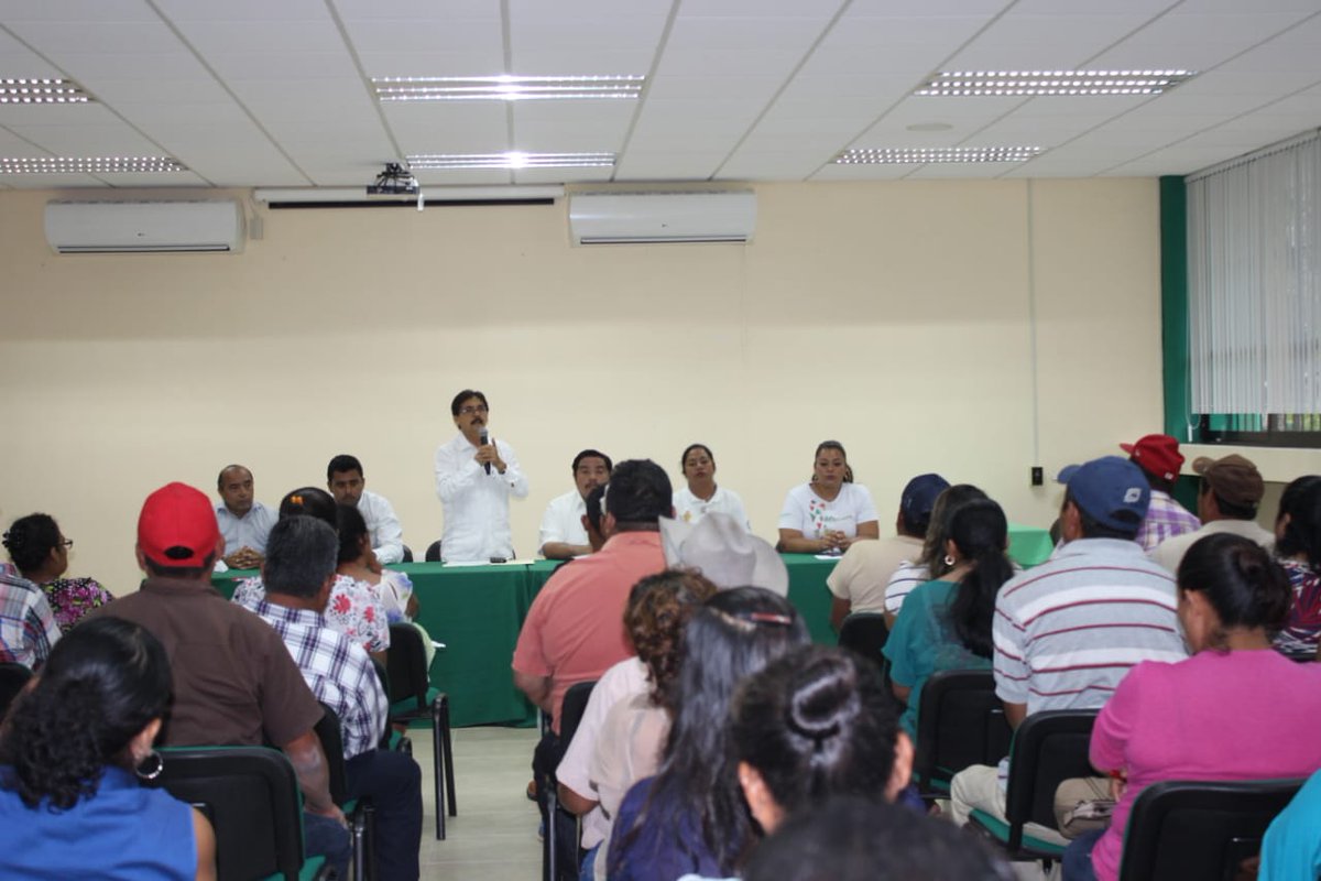 rector_utecan's tweet photo. Se llevó a cabo una reunión informativa con las principales áreas para dar a conocer a los Padres de Familia de los estudiantes de las diferentes carreras, lineamientos, becas y programas académicos de nuestra Máxima Casa de Estudios.

¡Por una Educación con Excelencia y Valores! https://t.co/vKiihy8IN9