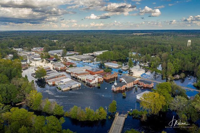 NelsonAerials's tweet photo. Fair Bluff, NC was hit so hard with #hurricanematthew 2 years ago only to be one upped by #hurricaneflorence •
•
•
•
•
#drones #dronesdaily #dronephotography #aerialphotography #dronegear #dronefly #dronelife #instadrone #dronestagram #droneofthe… https://t.co/9YcElVVRhs https://t.co/AgZsjkYIOr