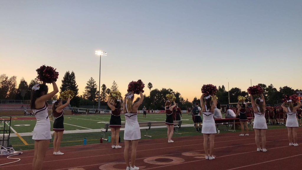 NorthgateSpirit's tweet photo. Great Job JV spirit!  Way to support @NGHS_Football on their great win against Concord! Congrats to our players if the game Jory &amp; Lily #northgatespirit #smileitscontagious #broncostrong #broncos https://t.co/1aTKNe2y0e