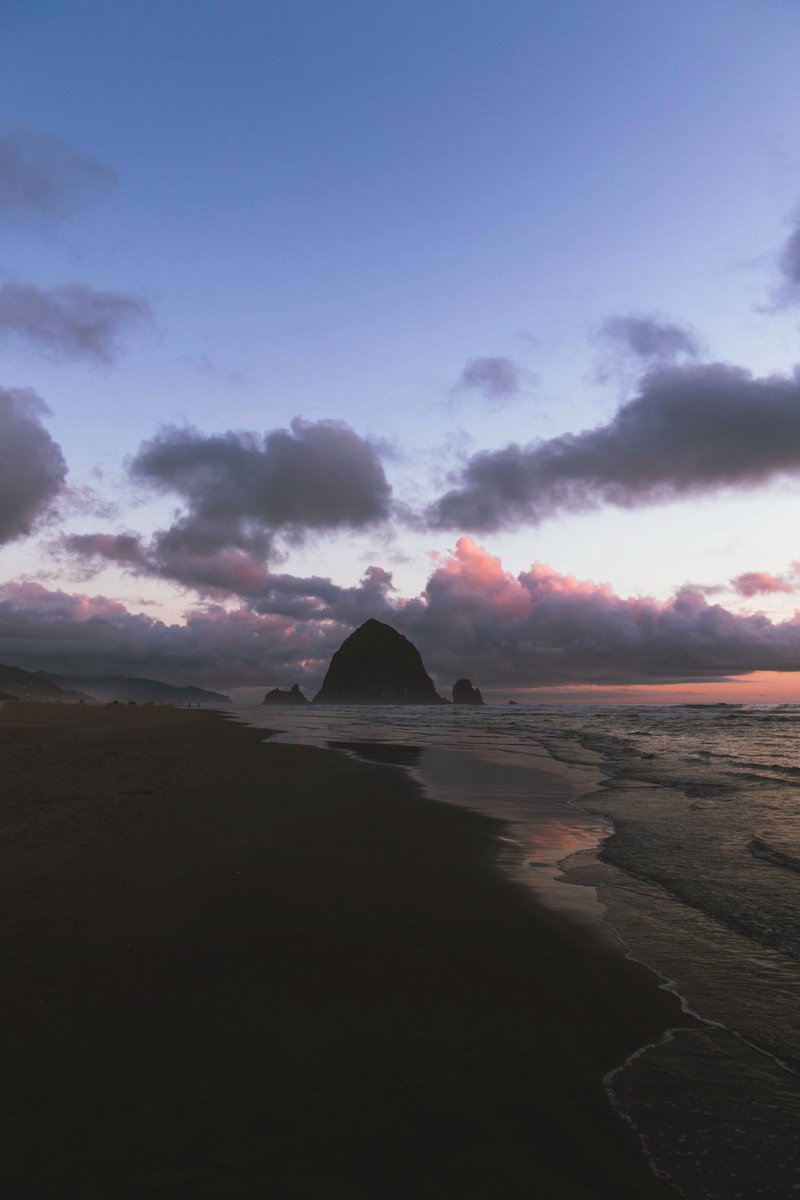 alexxhinson's tweet photo. the oregon coast https://t.co/WPKuEp4K2A