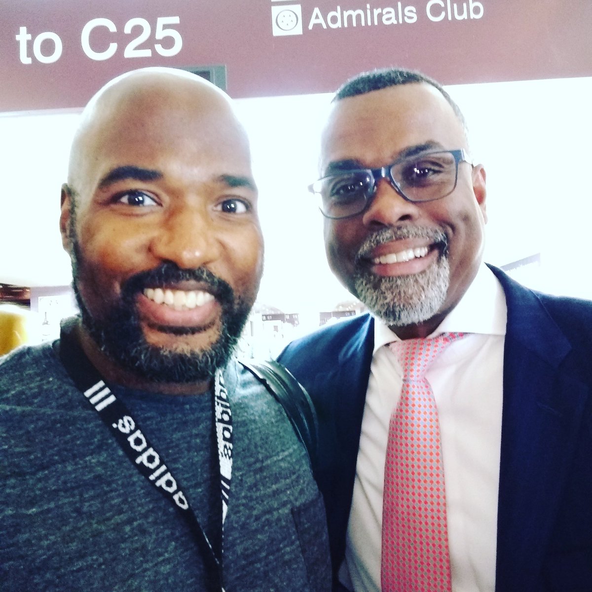 I ran in to <a href="/esglaude/">Eddie S. Glaude Jr.</a> in the Nashville Airport today! <a href="/morningmika/">Mika Brzezinski</a> <a href="/JoeNBC/">Joe Scarborough</a> What a treat &amp; nice guy! 👍🏾🙏🏿✊🏿