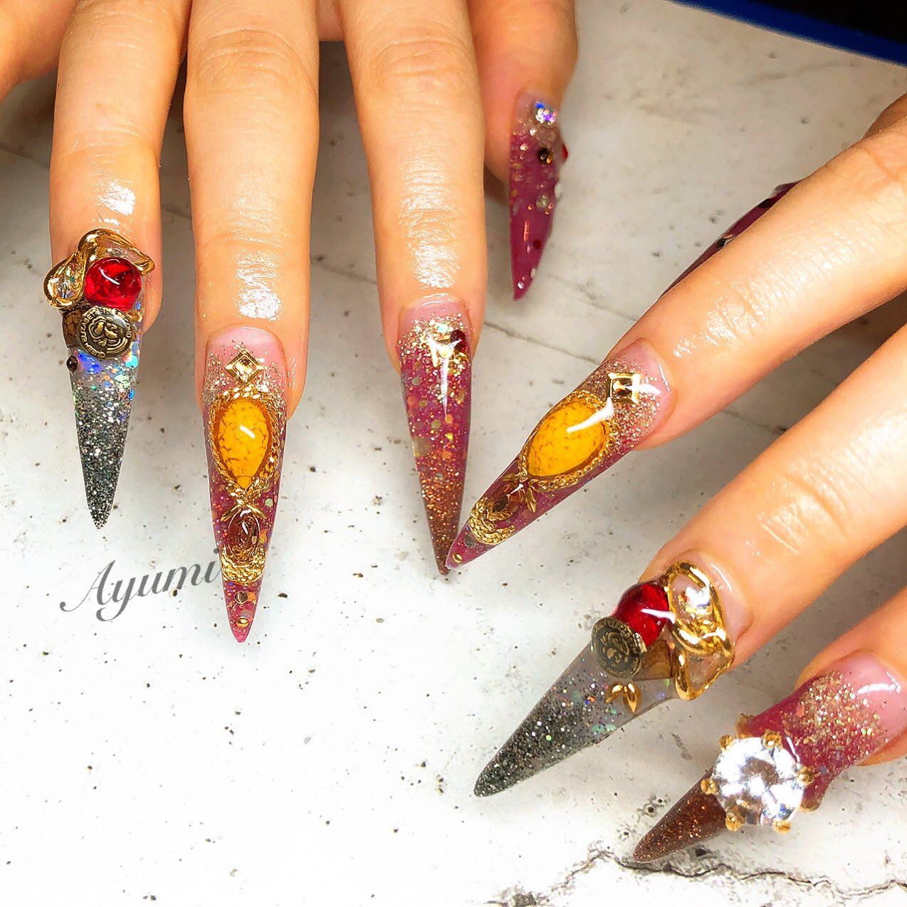 Nailsalon Clear レトロな秋ネイル Tel Nail Naildesign Gelnail ネイル ネイルアート ジェルネイル Nailsalonclear 派手ネイル 赤ネイル キラキラネイル 秋ネイル ボルドーネイル 美爪 自爪 얼짱 셀피 셀카 얼스타그램 셀