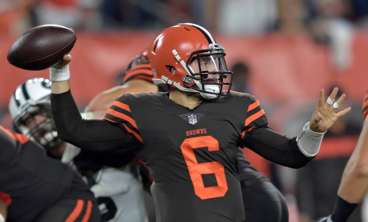 10TV's tweet image. Open the fridges! The Cleveland @Browns have won a football game. bit.ly/2PVRSz3 #10TV #VictoryFridge