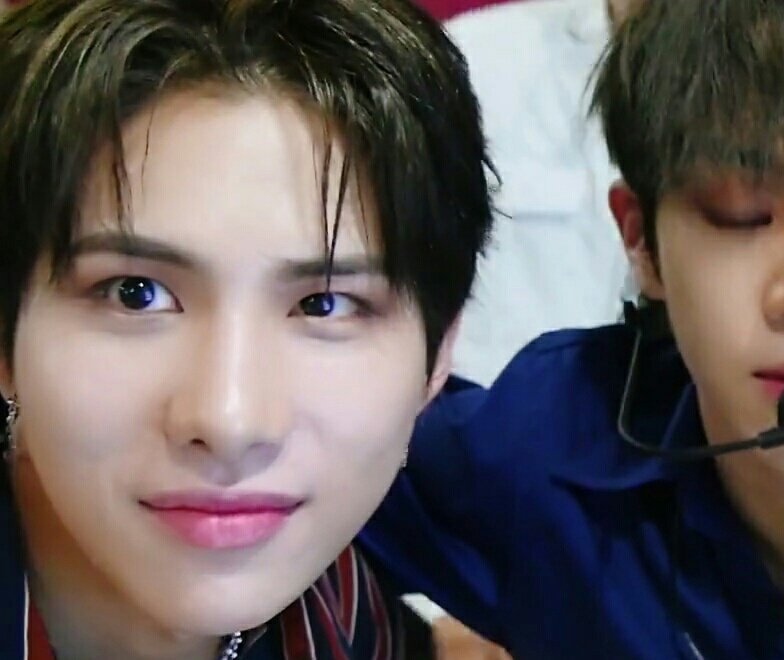 sehyoongallery's tweet photo. HES GLOWING https://t.co/VQvQeurlpg