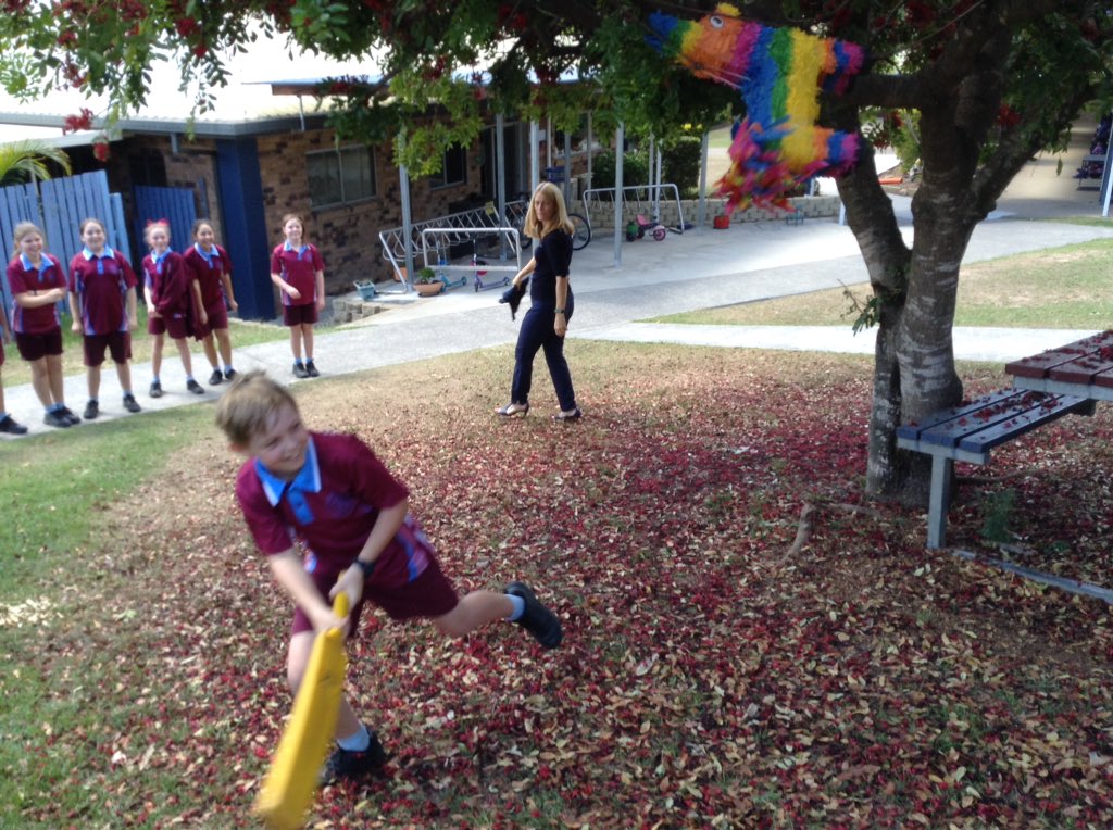 mrgaleasclass's tweet photo. Fun with a Piñata on the last day of school. https://t.co/n5sTvTGAx8