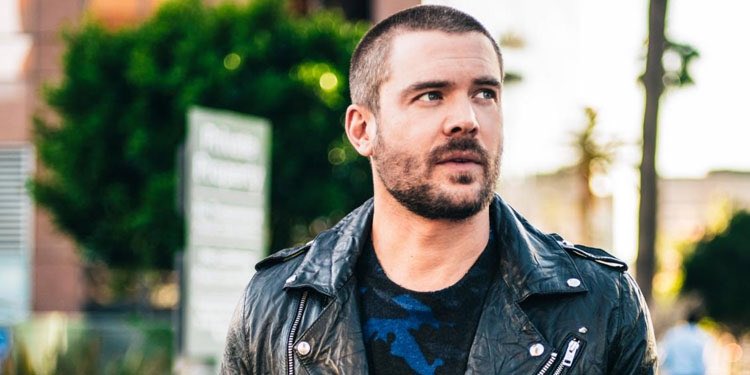 Happy Birthday to the one and only Charlie Weber!      