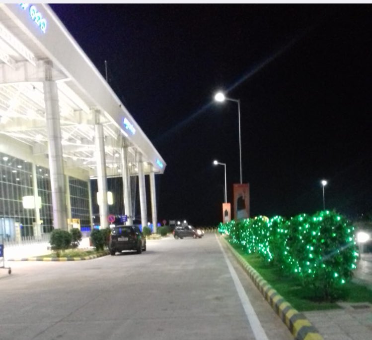 ushapadhee1996's tweet photo. Ready for inauguration; Jharsuguda airport at night. https://t.co/JhoXfW8Zu9