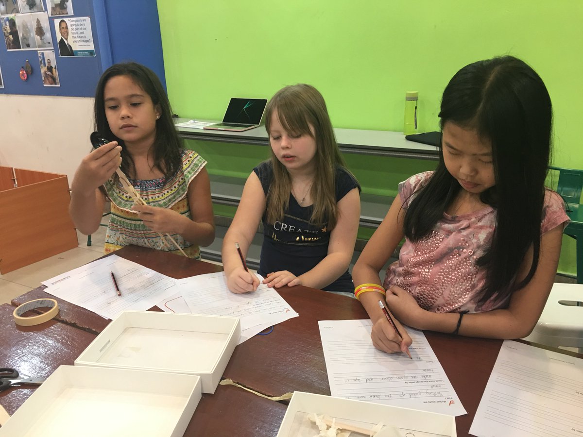 eab68's tweet photo. #ISDwow G4 Ss moved on to the testing Phase of the #designcycle today. How did the bird beaks hold up? Love it when Reflection takes a life of its own! @curious_machine #curiositymachine #STEM2018 #ISSedu https://t.co/FmuY0FnhAe
