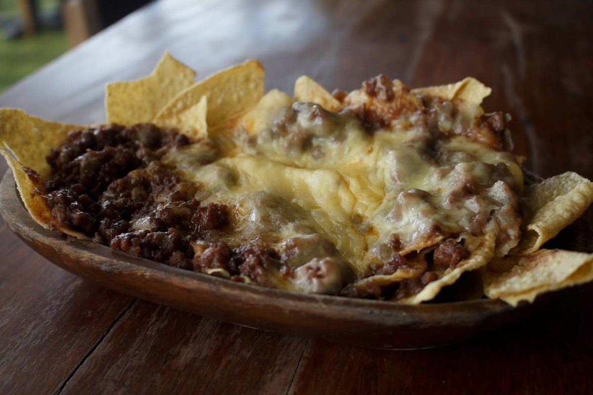 perchdavao's tweet photo. Glorious Nachos! Imagine the runny delicious cheese crawling down your throat, the scent of cheese and crispy nachos wafting into your nose
Come & visit us. #PerchModernKitchen+Bar #PerchDavao https://t.co/s7qd8F7B7s