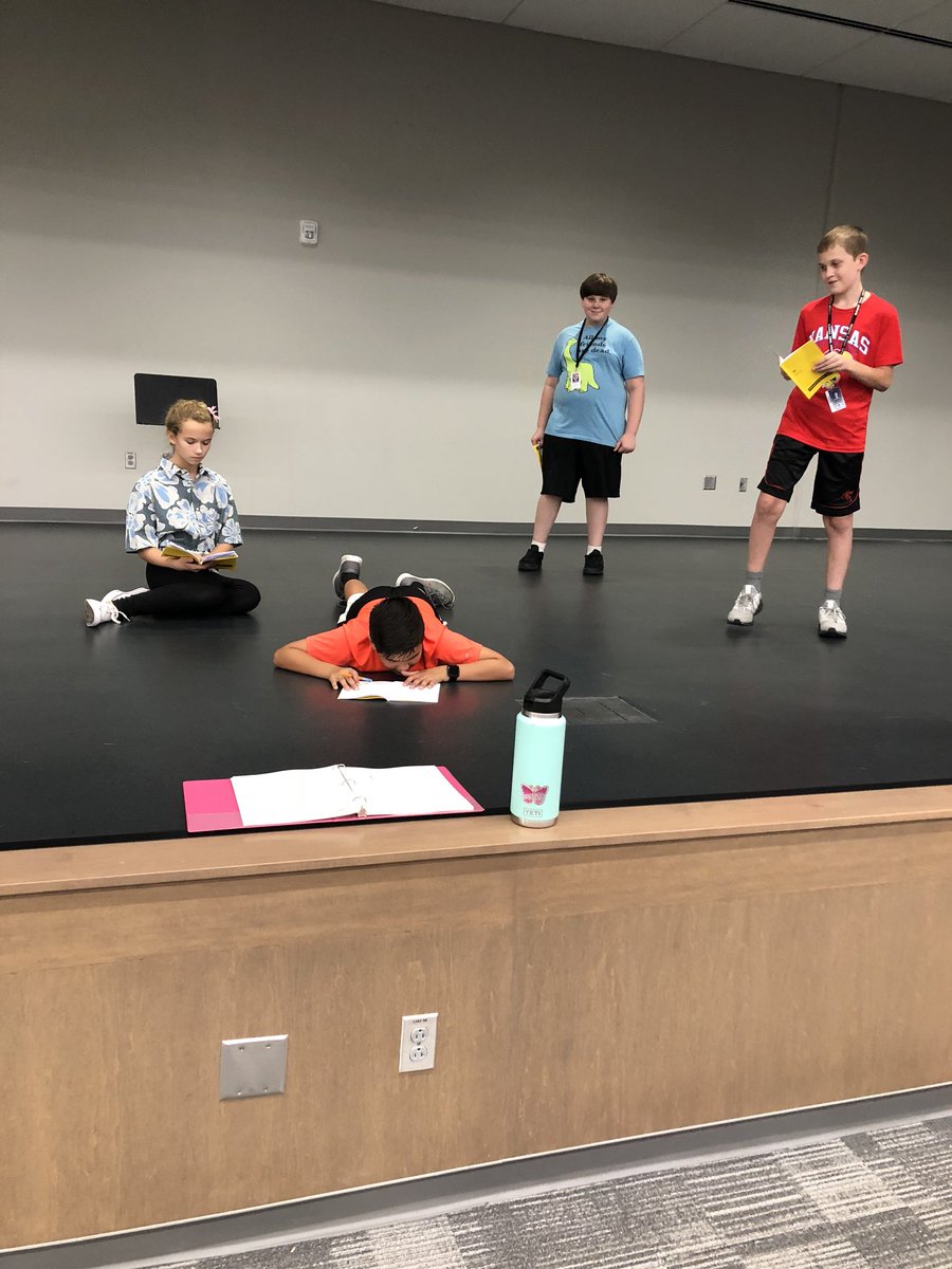 CatsStms's tweet photo. We had an AMAZING rehearsal for Oz today!! I absolutely LOVE these kids and all of the hard work they have been putting into this show! Come see BOTH One-Acts November 15th &amp; 16th!!! https://t.co/lstBgzumtc