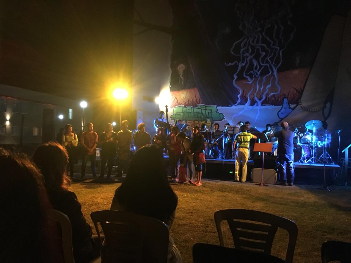 esc_6002's tweet photo. #LlegoLaPrimavera Día del arte y día del estudiante. Tomas Cabrera 6002 con Esc de música 6003 e Ispa 6004🎉🎉🎉 @aniberruezo @DgeSuperior @MEducacionSalta @SaltaArtistica https://t.co/d7a1Jw2zrz