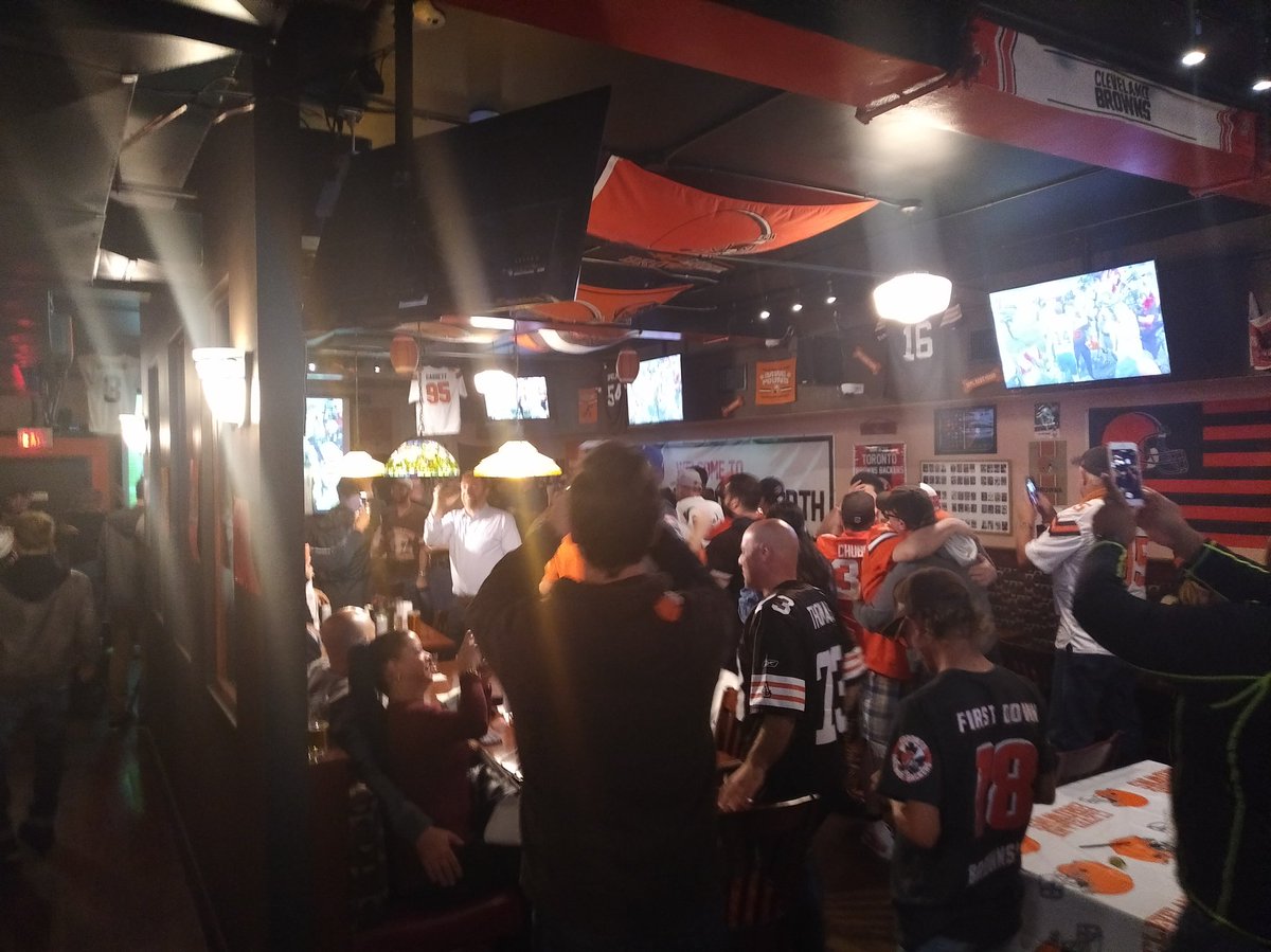 SHOXSSALOON's tweet photo. Browns win after 635 games https://t.co/AzukZ6pBTq