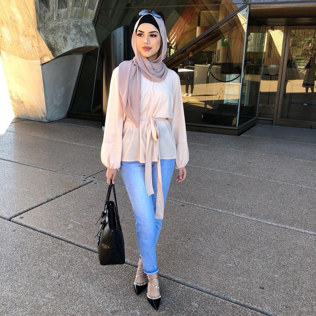 HafinaOfficial's tweet photo. How gorgeous does she look? 😍 top from our Ruffled 2 Piece Co-Ord set | Picture sent to us from Australia | visit https://t.co/s2gAZh2U5h 😘❤ https://t.co/sOHx37pSGM