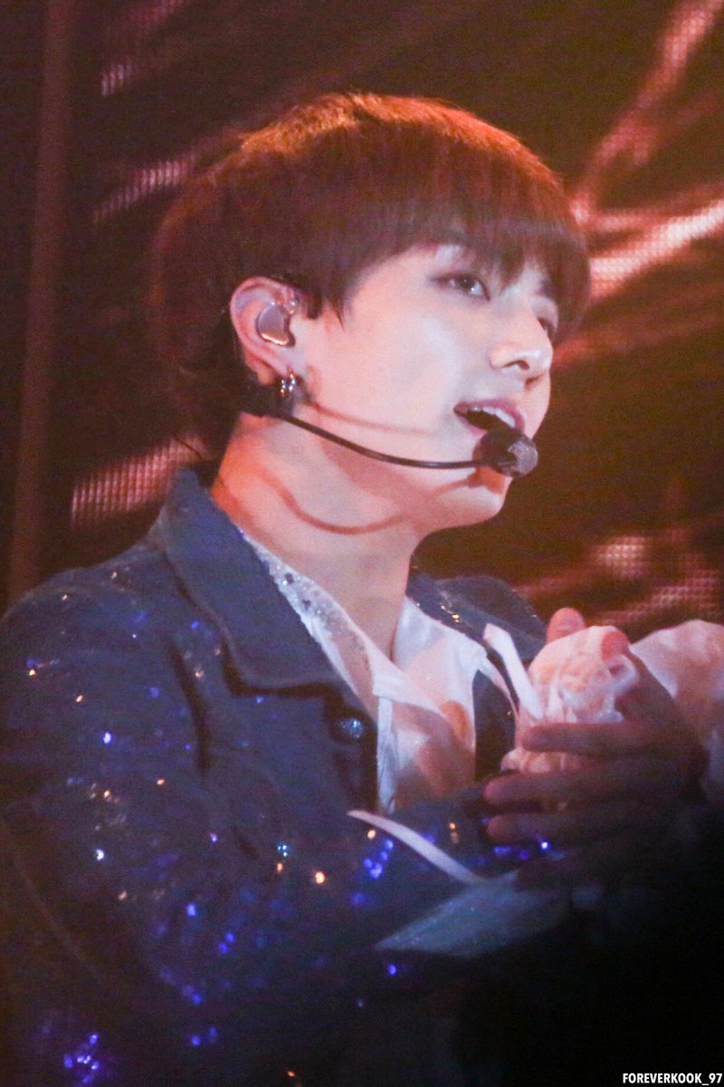 FOREVERKOOK_97's tweet photo. 180920
LYS in Hamilton 
@BTS_twt
#방탄소년단 #전정국 #정국 #노츄 #JK #BTS #JUNGKOOK https://t.co/bDoBrXmzx8