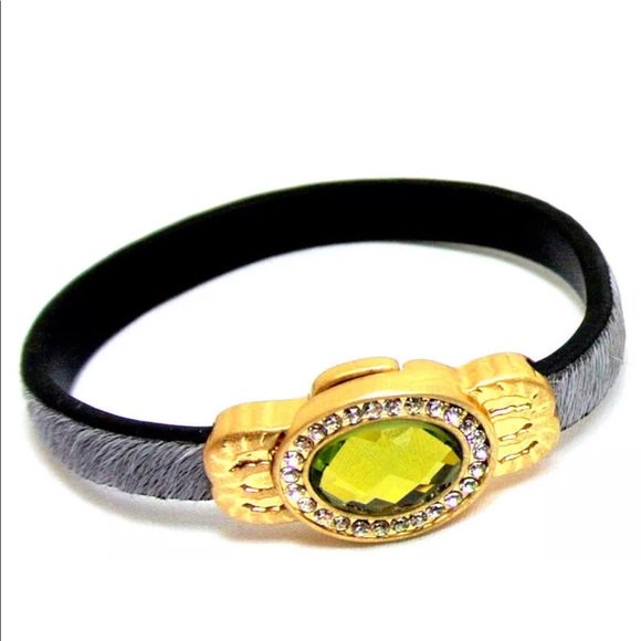 So good I had to share! Check out all the items I'm loving on @Poshmarkapp #poshmark #fashion #style<a href="/tag/fashion"class="tags"><span>#fashion</span></a><a href="/tag/nike"class="tags"><span>#nike</span></a><a href="/tag/shopmycloset"class="tags"><span>#shopmycloset</span></a><a href="/tag/style"class="tags"><span>#style</span></a><a href="/tag/hollister"class="tags"><span>#hollister</span></a>