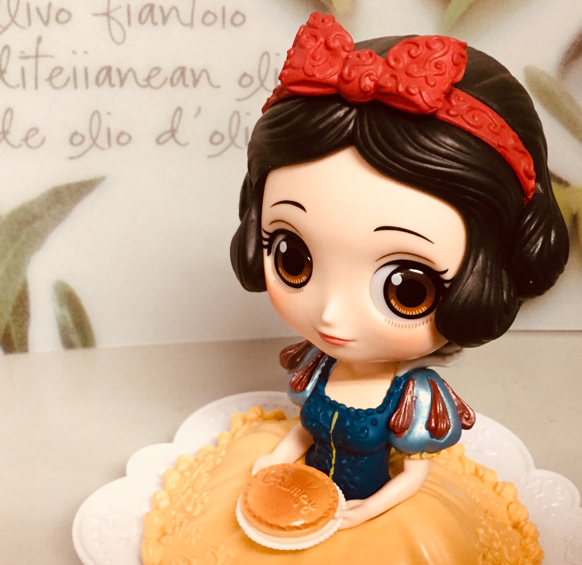 セガ福井 Twitterren Q Posket Sugirly Disney Characters Snow White 入荷しました パティシエ Kunikaさんとのコラボシリーズ 今回は白雪姫です お皿に座った白雪姫がとってもキュート T Co Rtaief3hur Twitter
