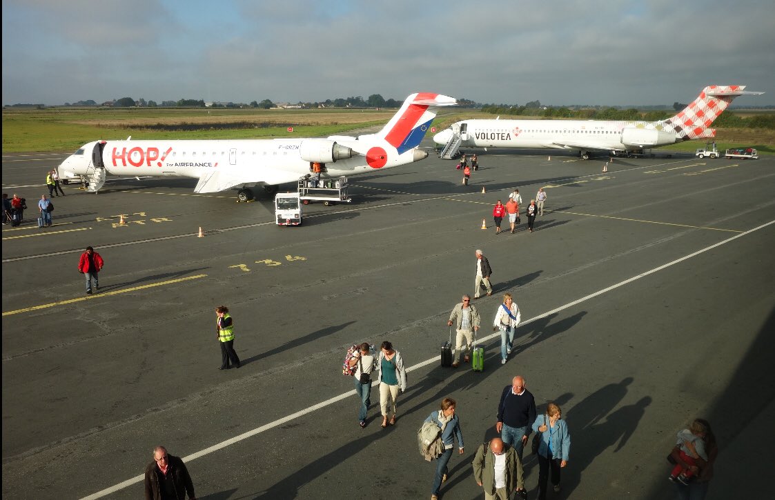 Aéroport de Caen-Carpiquet - Page 13 Dnm1xTvW4AAOBUE