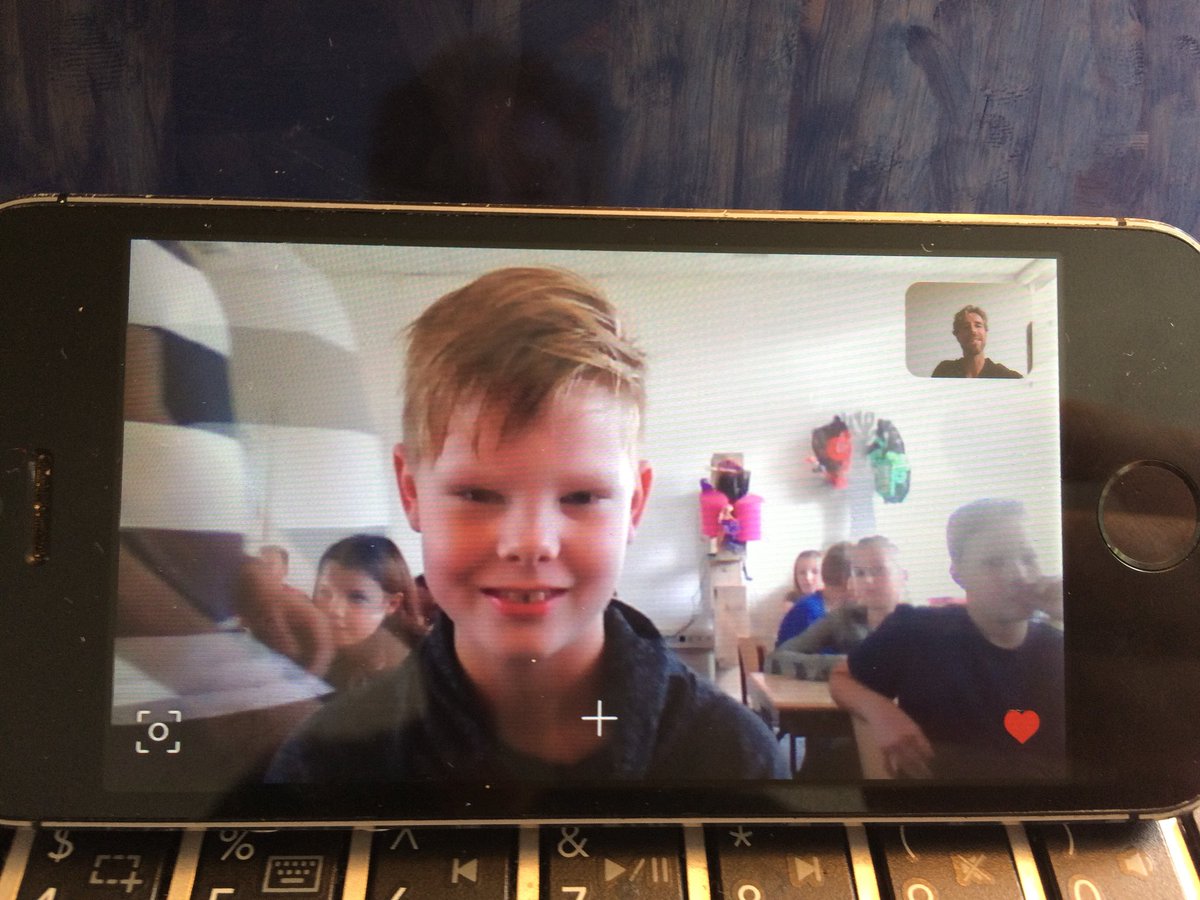 merijntinga's tweet photo. It starts with education :-) Live conference with a school in Friesland. Lovely fundamental questions. Back to basic helps us too. Thank you! #pickup10 #statiegeld https://t.co/E5VNxNO2Lj