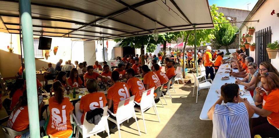🎉 6 años en Retortillo!!! 👷🏼‍♂️👷🏽‍♀️ Locals say #SíALaMina as they come together to celebrate the anniversary of Berkeley in #Retortillo

#Salamanca #MinaSí