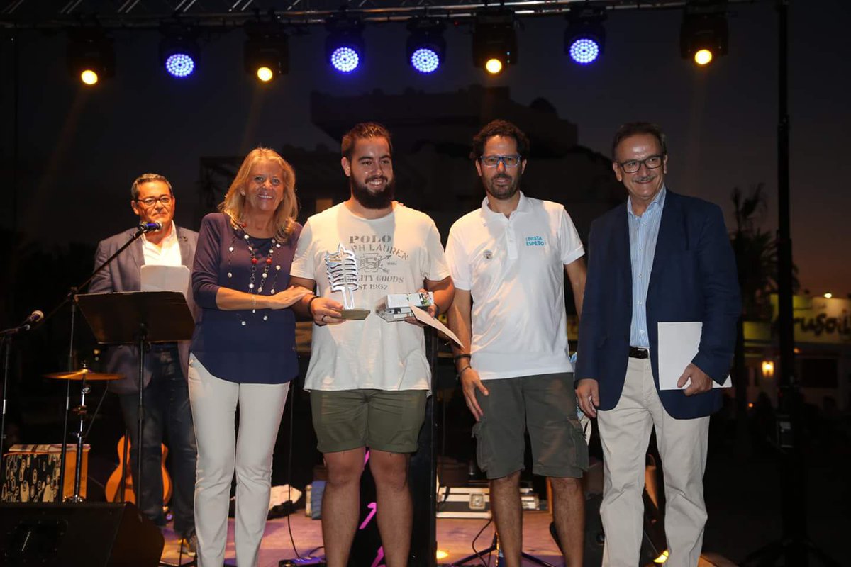 Enhorabuena a todos los participantes, en especial al ganador del concurso de fotografía sobre el espeto, Raúl Morales, por su gran fotografía "Family" que capta a la perfección la magia de la moraga y el espeto malagueño. <a href="/SaboraMalaga/">Sabor a Málaga</a> <a href="/Ayto_Marbella/">Ayto. Marbella</a> <a href="/LaCartaMalacita/">LaCartaMalacitana</a>