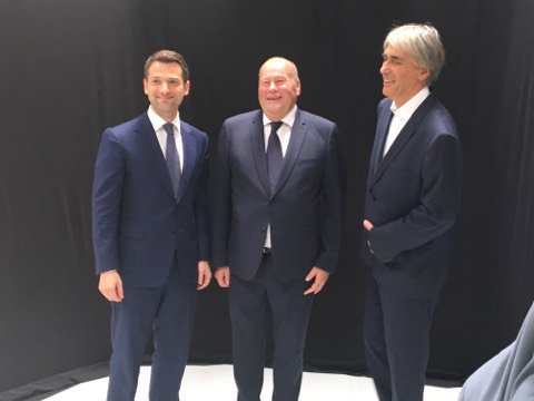 Je félicite, au nom du Président <a href="/GeoffroyRDB/">Geoffroy Roux de Bezieux</a> et du Président Délégué @patrick01martin, l’élection du nouveau Président de l'<a href="/uniic_org/">UNIIC</a> Benoît Duquenne, et salue l'action et l'engagement remarquable de Jacques Chirat au cours de ces dernières années.