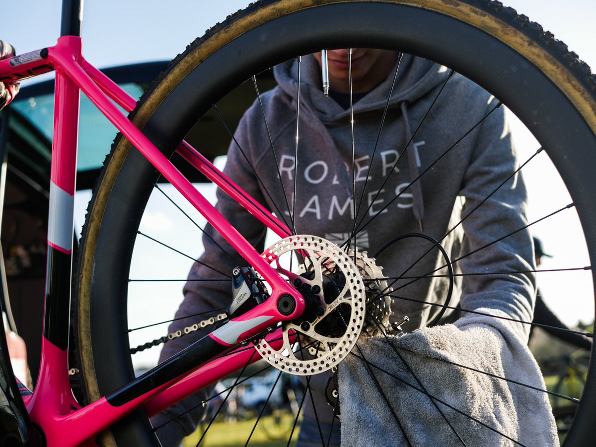 robertjamesuk's tweet image. Get the bikes ready for the weekend. 🚲

@camerooney_ wearing our RJ Stack hoodie. 🇬🇧

#LiveRideStrive #UkCycleChat #CycleChat #Cycling #CyclingUK