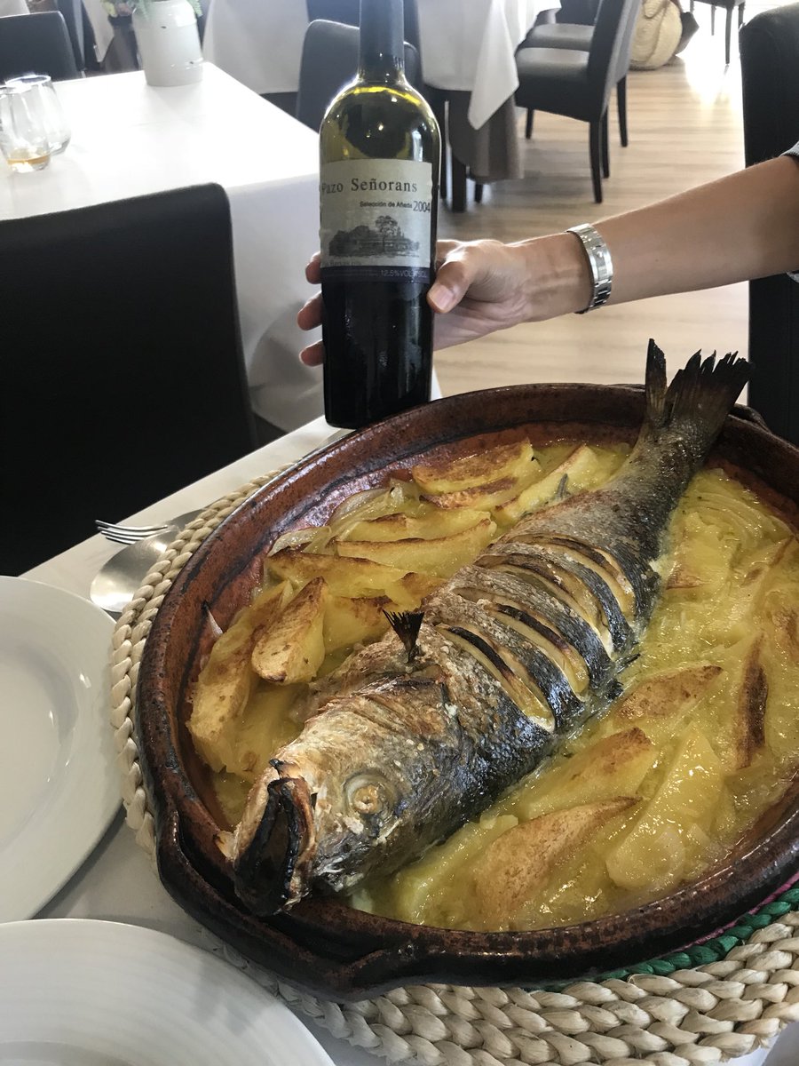 manuelsommelier's tweet photo. #Viaje #Pazo #Cata #Añadas #Albariño @pazosenorans #GrandesVinos #SaberHacer #Winelover #GranComida #Arcade https://t.co/TcOeZQhsZ8