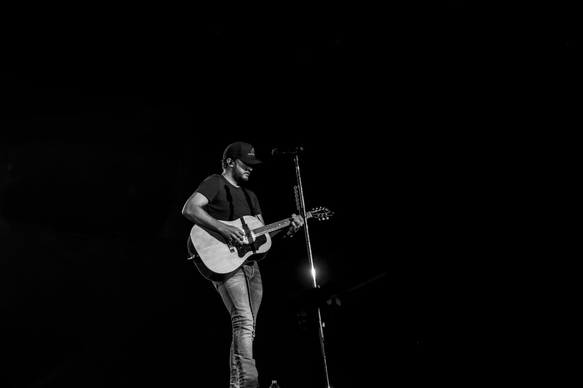 Thank you Boise #WhatMakesYouCountryTour https://t.co/OKrd4QK3cL