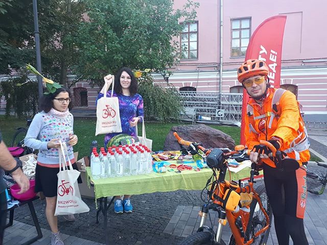 bymaster's tweet photo. Опять акция #наработунавелосипеде #bike2work #велосипед #вело #bike #bicycle #cycling #moscow https://t.co/AdC08b5khF https://t.co/cZYXKo1pW0