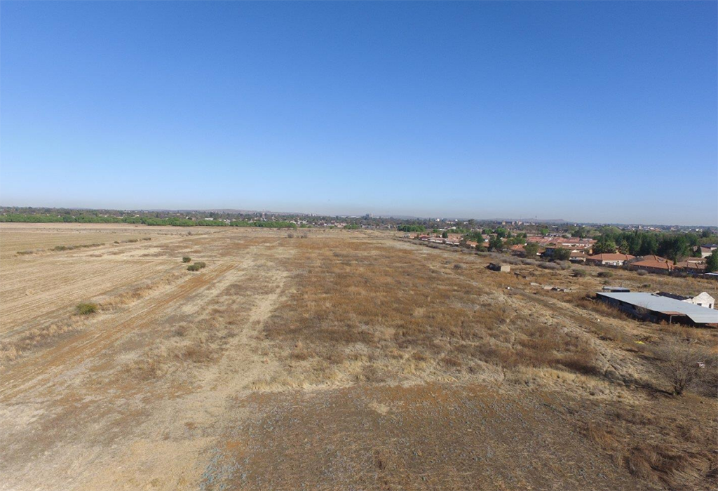 propertInSA's tweet photo. Commercial Property for #Sale in Grimbeeck Park:
Perfect development opportunity Out-and out this #property development is you as developer's chance to build your own unique #estate in the well-known Grimbeek Park area in Potchefstroom. 
For more details: https://t.co/rgrQUhRvuW https://t.co/BNMBcKYI8m