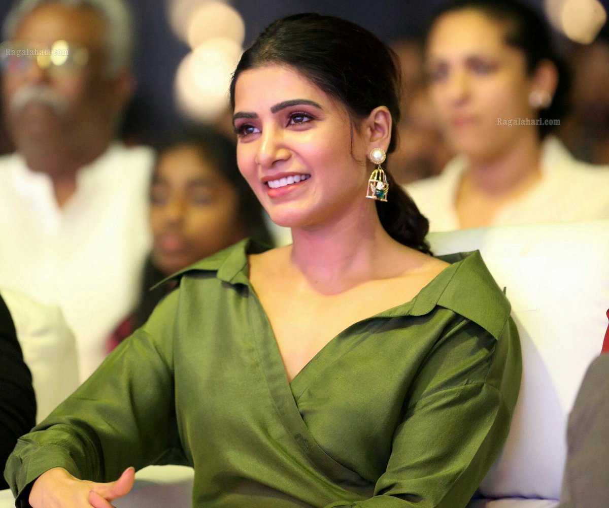 soonincinemas's tweet photo. #DevadasAudioLaunch Event.
@iamRashmika @iamnagarjuna @NameisNani @aakanksha_s30 @SriramAdittya @VyjayanthiFilms  @AkhilAkkineni8 #Amala 
#DevaDas #DevaDasTrailer #Nagarjuna #Nani #Sushanth #ANRLivesOn #ANR https://t.co/rY0SJjeFNK