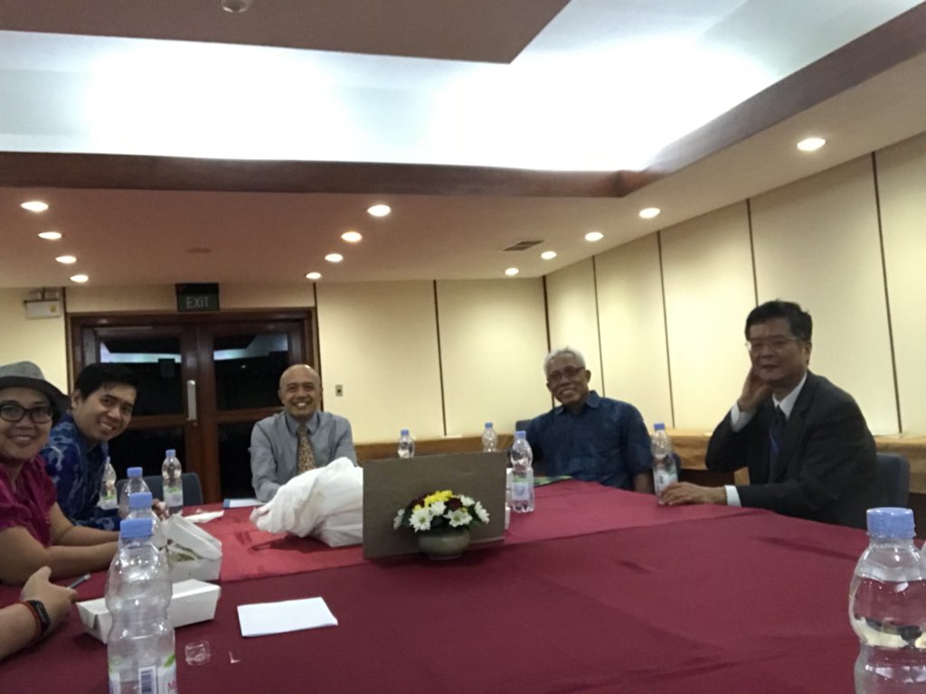 indahnuria's tweet image. Late night deliberation yet we managed to smile widely 😊😊😊 Thank you #draftingteam #Interministerialconference #southsouthtriangularcooperation @drahdiansyah @dinoanggara @bagasituarya @hamkemanusiaan @Sosbud_OINB @kamapradipta @HabibieGVA @BKKBNofficial