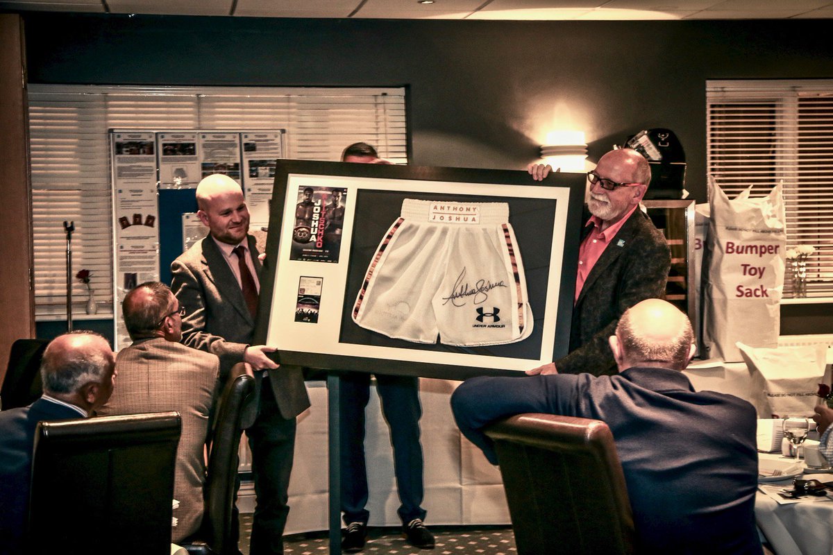Thanks <a href="/keeleysframing/">Keeleys Framing</a> for the Anthony Joshua shorts frame at our <a href="/RoyalBerksChar/">@RoyalBerksCharity</a> golf day - these raised £550 in our £15,700 total! #rdguk <a href="/rdgindies/">Reading Indies</a>