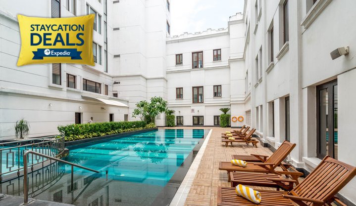 ExpediaIN's tweet photo. Staycation: Spoil yourself in the lap of luxury at the LaLit Great Eastern, #Kolkata this weekend. #BookWithExpedia and get the best deal at INR 8,075 for Premium Room + Free Breakfasts! Book here: https://t.co/WYmQaPWzpL #weekendvibes #staycation https://t.co/t2ZyyYnfBP