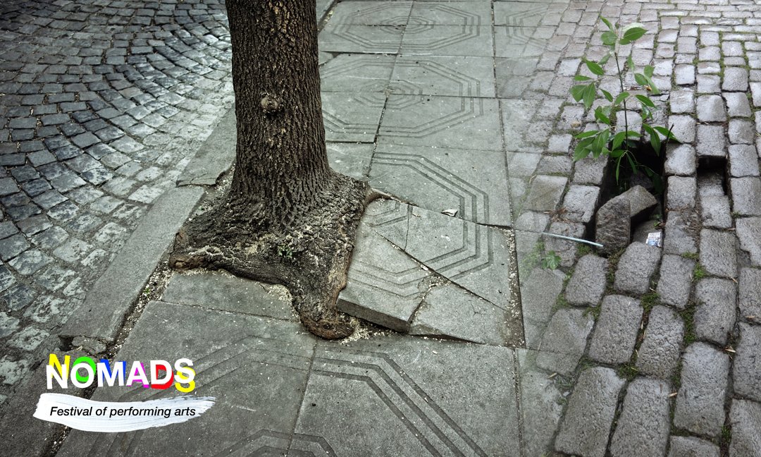 Viimeinen Nomads esitys nähdään lauantaina 22.9.klo 17., vapaa pääsy
Vera Mlechevska: Cruel Nature
Performanssi jossa ihmisten levittämät kasvit käyttävät kaikki mahdolliset keinot murtautua kaupunkiin ja kaappaavat suurimman osan siitä. 
#stoa #nomads #performanssi #helsinki