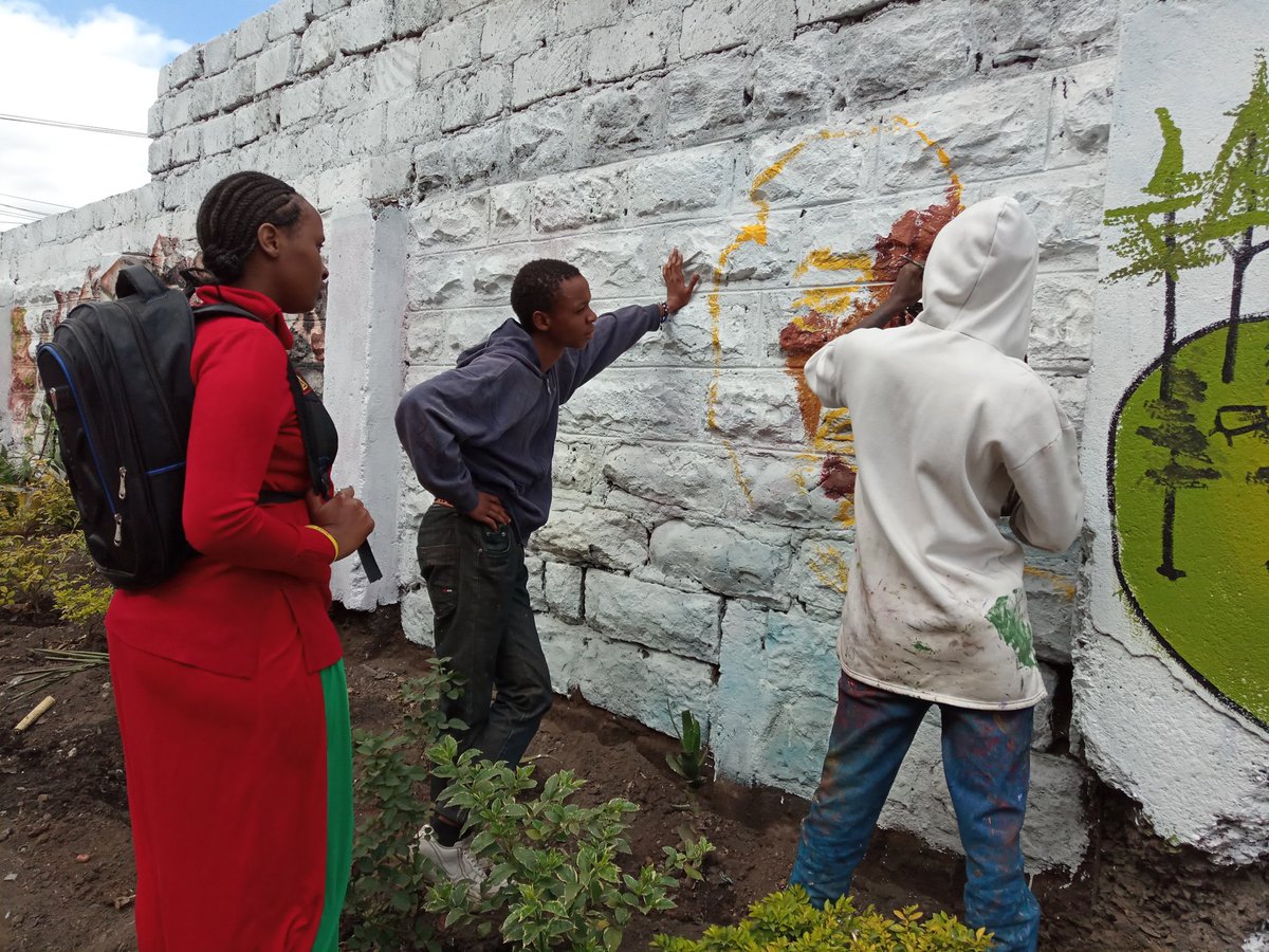 DJKelv254's tweet photo. Art For Koch's Sake 2 Students Being Taken Through An Exposure Visit .... #AFKS2
@MissKochKenya @KCDF @NyoikeTj @Javan_paul1 @mc_togzik @KemperEmmie @daviedasharo @PoolmanIsMe @cwasike @NjambiMary https://t.co/trBj5qOSbj