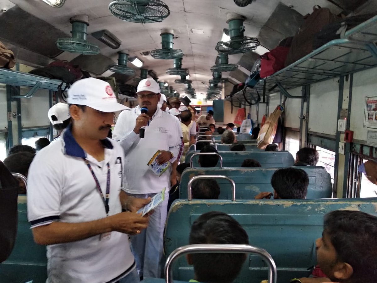 drmsecunderabad's tweet photo. #Swachh  Railgaadi: #Secunderabad Railway Station: #Golconda express #TrainNo17201 #Inspection by #StationDirector, #SMR GAZ #CleanlinessAwareness   to Passengers on clean train and clean station was carried out. https://t.co/O5Bs70xHvY