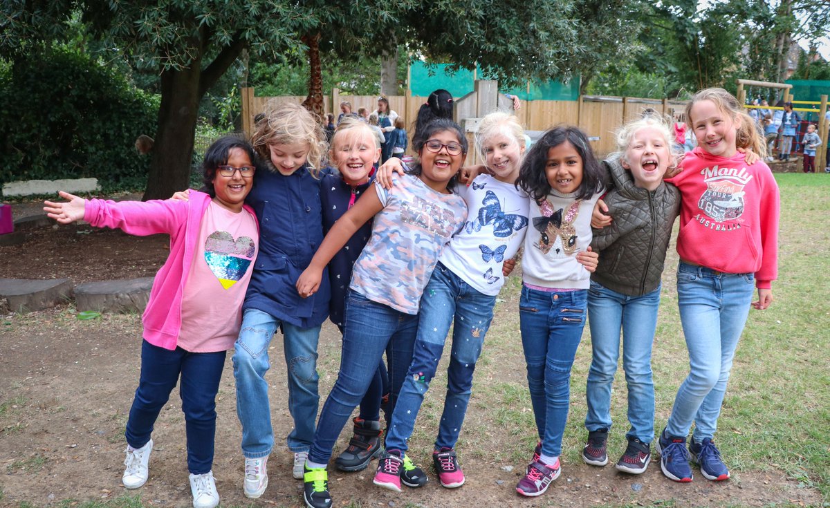 WimbledonHigh's tweet photo. We're proud to be supporting #JeansForGenesDay2018 as a whole school, raising money for this amazing cause! Here's some of our @Juniors_WHS rocking their Jeans 👖
@JeansforGenes @Juniors_WHS @Head_WHS @CharityRep_WHS @Charities_WHS https://t.co/AUeyNJNQP0