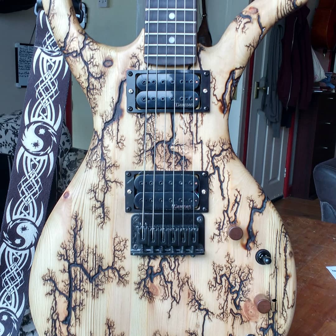 RSnekkeren's tweet photo. I'm staffing the Crafters shop in #Wootonunderedge all day tomorrow - and I'll have an amp and both the Troll Hunter #electricguitar and Troll Thumper #bass with me if you'd like to have a go!
#guitar #handmade #crafts #woodwork https://t.co/CCCR22zRky