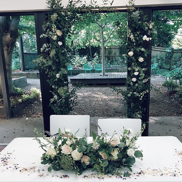 BlomstLondon's tweet photo. I love this picture of a recent wedding we did at Vestry House. In the midst of waters breaking and a baby trying to come super early, we managed to pull off the most magical flowers for Michelle and Tom. It was a beautiful E17 wedding and both Vestry Ho… https://t.co/B5cuNh4Hsa https://t.co/T0tbwo63TC