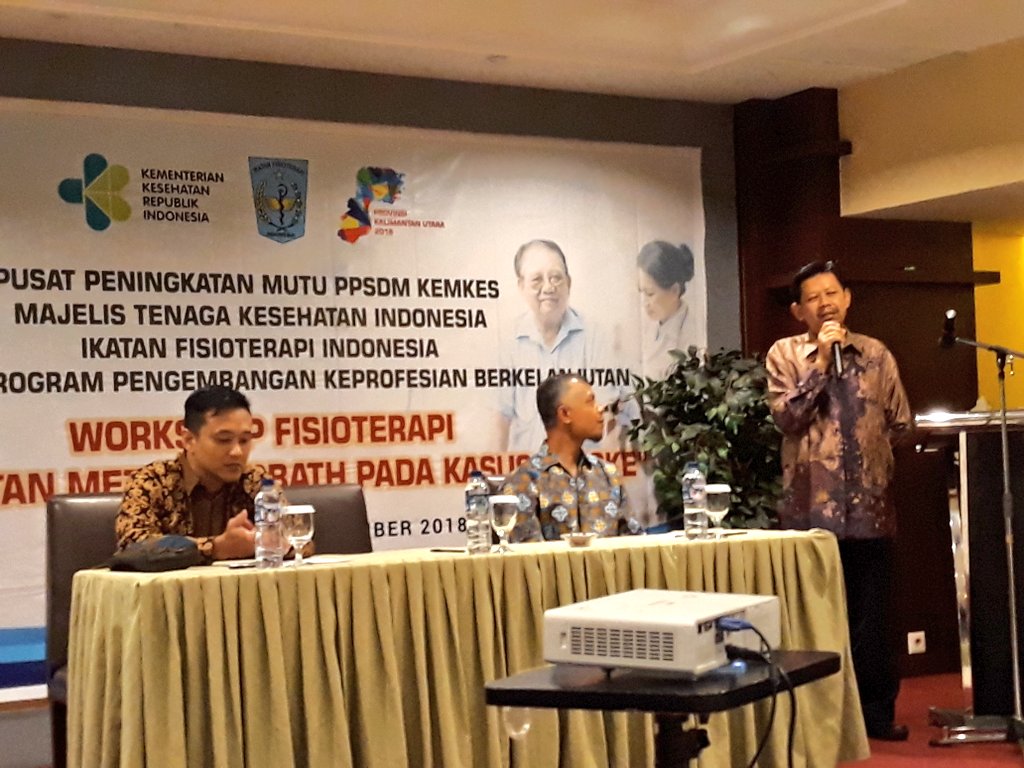 fisio_1968's tweet photo. Sambutan sekaligus pembukaan acara dukungan #P2KB @KemenkesRI dari Ir. Subono, MT selaku Kepala Dinas Kotamadya Tarakan https://t.co/nE4kdG2zQ7