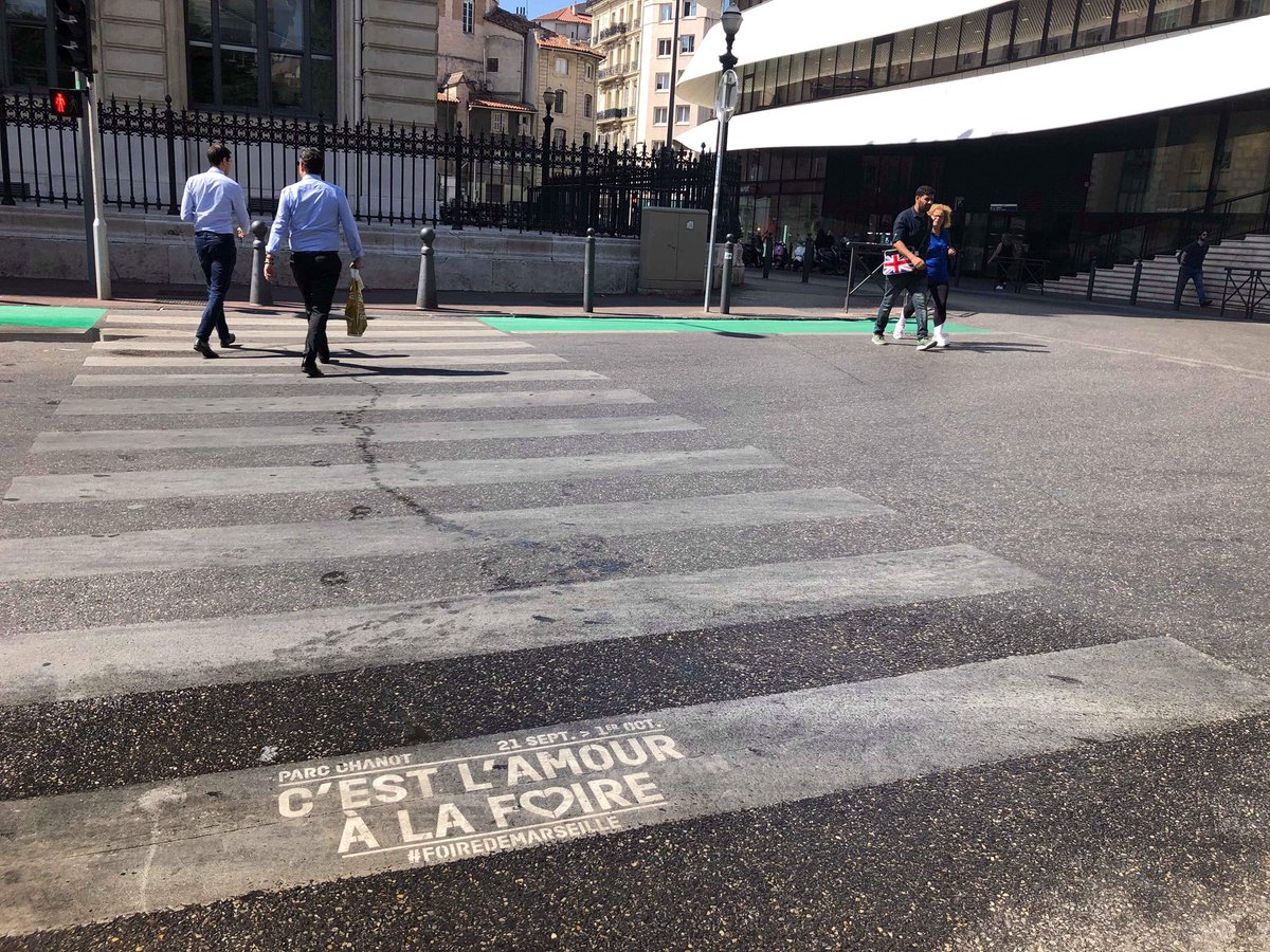 cleancomconseil's tweet photo. La @Foire_Marseille commence aujourd’hui au parc Chanot! Venez nombreux et suivez nos superbes #cleantags!😀
#cleancom #cleantag #foiredemarseille #foireinternationale #marquageausol #streetmarketing #communication #ecologie #startup #innovation https://t.co/RDAr94eaLx