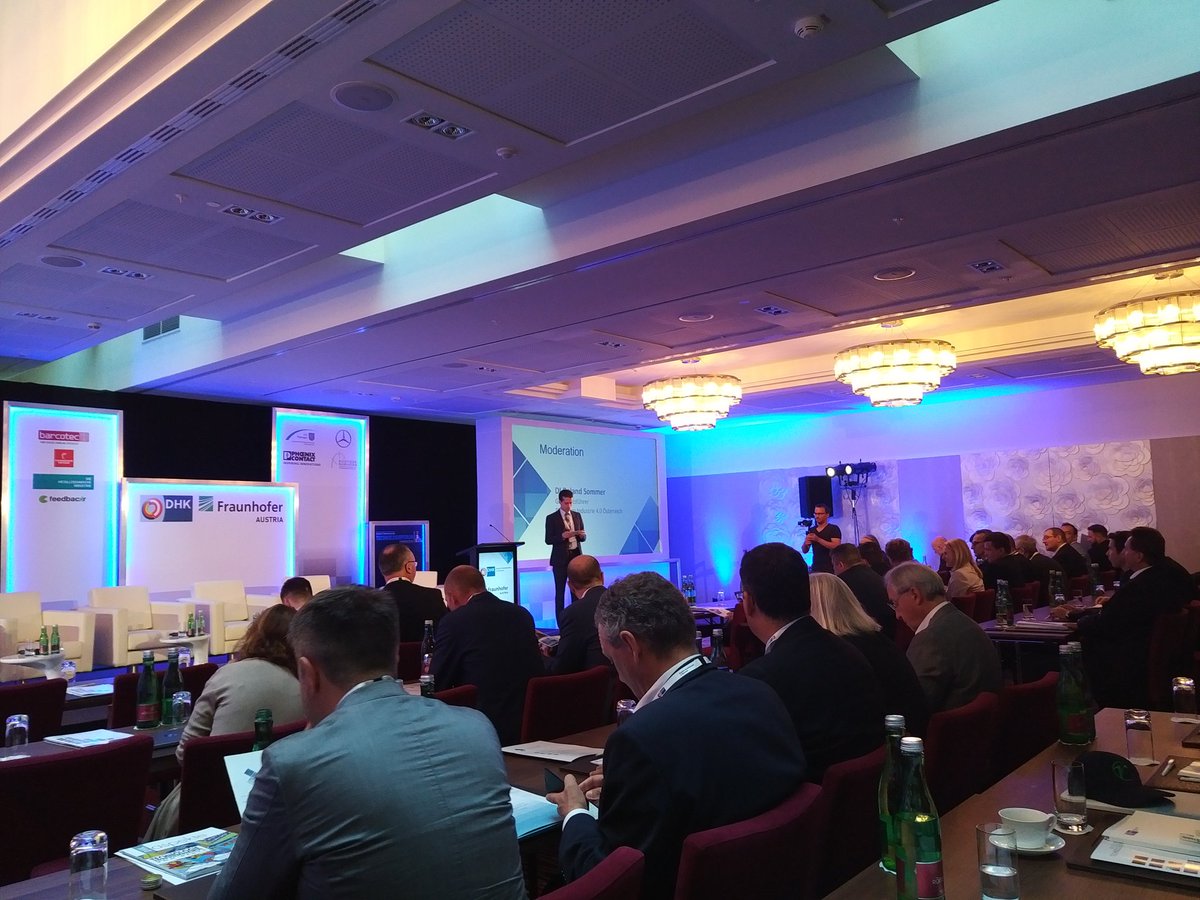 Thomas_for_DF's tweet photo. Day 2 #technologieforum2018, Managin Director Mr. Sommer from platform Industrie4.0 Austria welcome the audience, followed by an interesting speech from Mr. Apfalter, President #magnaint https://t.co/0gP27TPFzy