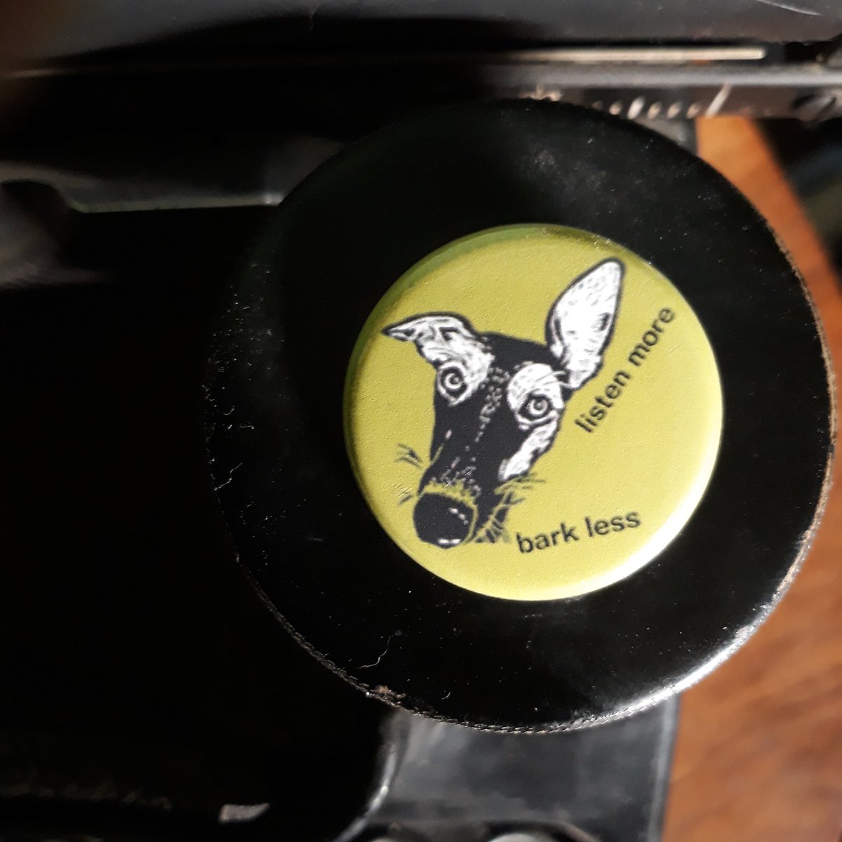 valueyourvalues's tweet image. Good Morning! If you use Instagram, pop over to the_good_values_project and take part in this week's competition for 5 people to win a 'Listen More, Bark Less' badge each. #values #manners