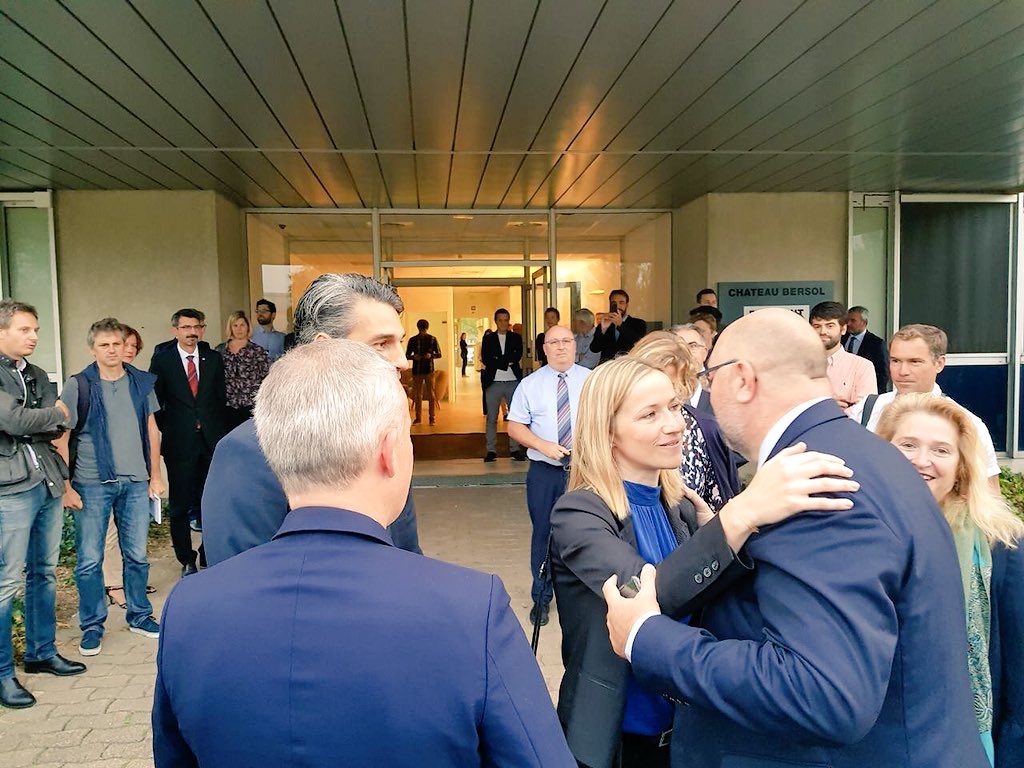 BCouillard33's tweet image. Quel plaisir d’accueillir @FdeRugy et @StTRAVERT à #Pessac pour une visite commune de l’entreprise @immunrise qui développe une solution #Biocontrole 🌱 pour le traitement du #mildiou qui ravage nos vignes. Une solution d’avenir pour une sortie des produits #phytosanitaires