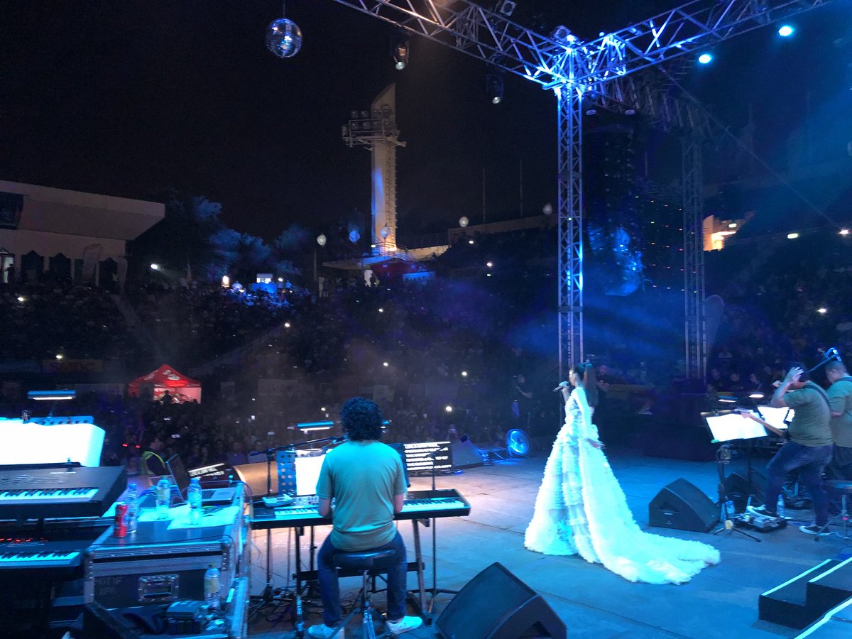 HesserEnt's tweet photo. Hesser Entertainment would like to thank Sarah Geronimo Mark Bautista Xian Lim and Viva Artists Agency for such a fantastic performance in Dubai last night. It was indeed a huge success! 

#ThisI5MeDubai #SGThisI5MeDubai #HesserEntertainment #vivalive #SarahG #PopstarRoyalty https://t.co/iumCgpn2YF