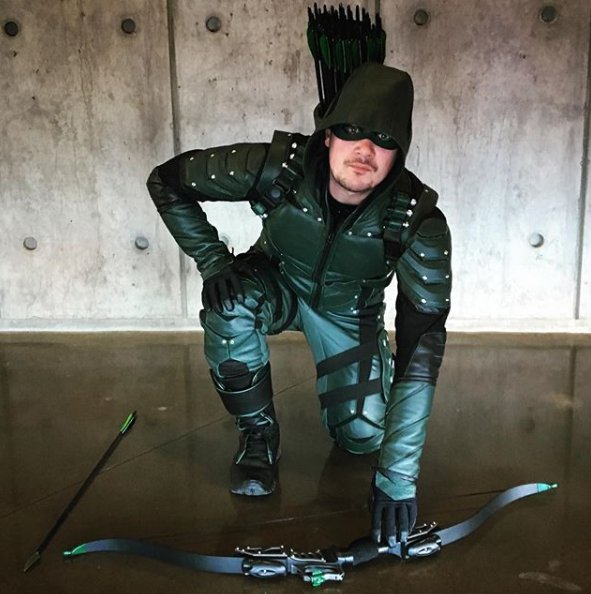 CostumeReplicas's tweet photo. Green Arrow: @lukesterr 
Suit: @costumereplicacave
Gear: @vigilanteprops
Photo: @cl3v3ng3r

#costumereplicacave #cosplay #cosplayer #arrow #arrowcosplay #arrowcosplayer #arrowcw #cwarrow #cwblackcanary #laurellance #arrowcostume #scifiweekender #sfw9 #blazingminds #papajohns https://t.co/2i68ySyhVv