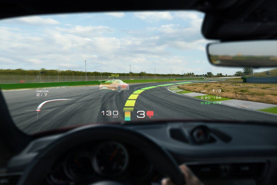 ClickClick_Car's tweet photo. Porsche investit dans le pare-brise #holographique 
https://t.co/m0NYL5twwt
#automobile https://t.co/Knydz9vXT9