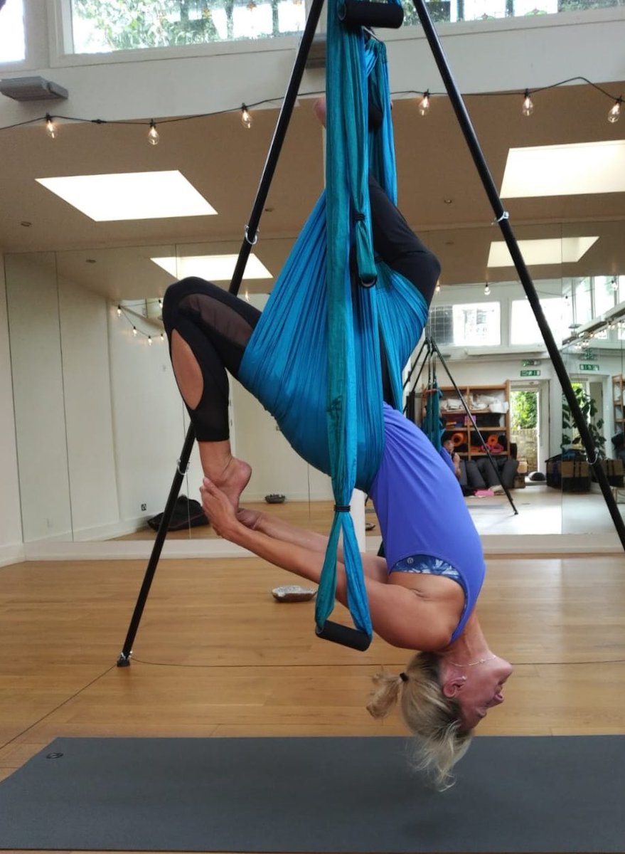 carabwilliams's tweet photo. Feeling flexi this Friday - ready for my long haul #ClientReady #Focussed #MercerActive @lifeatmercer @hangoutyogauk @bhutilondon https://t.co/zc1tFqR7C7