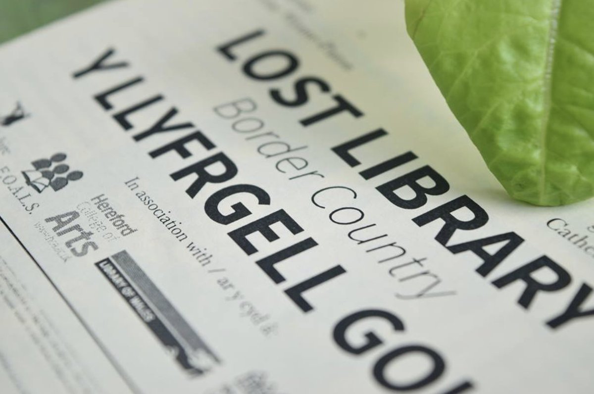 wynnepaton's tweet image. A Lost Library newsheet with the English in parallel to the Welsh.  No easy feat! The leaf is a little gem lettuce #littlegem #paralleltext
